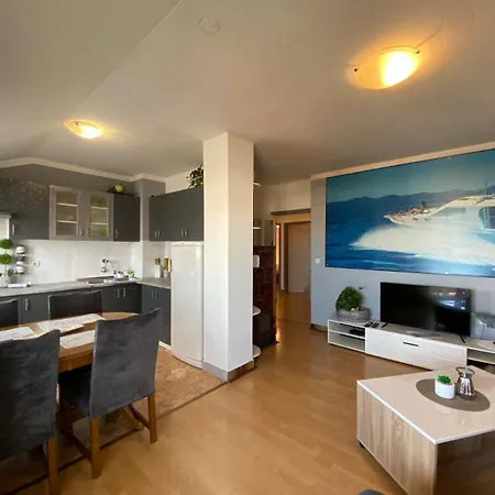 Nicole Apartment *